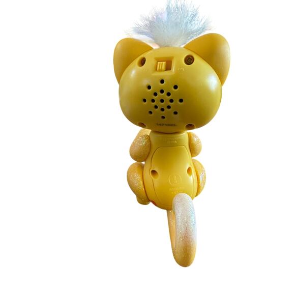 Two Fingerlings Interactive Animals Baby Tiger Baby Lion - Picture 3 of 5